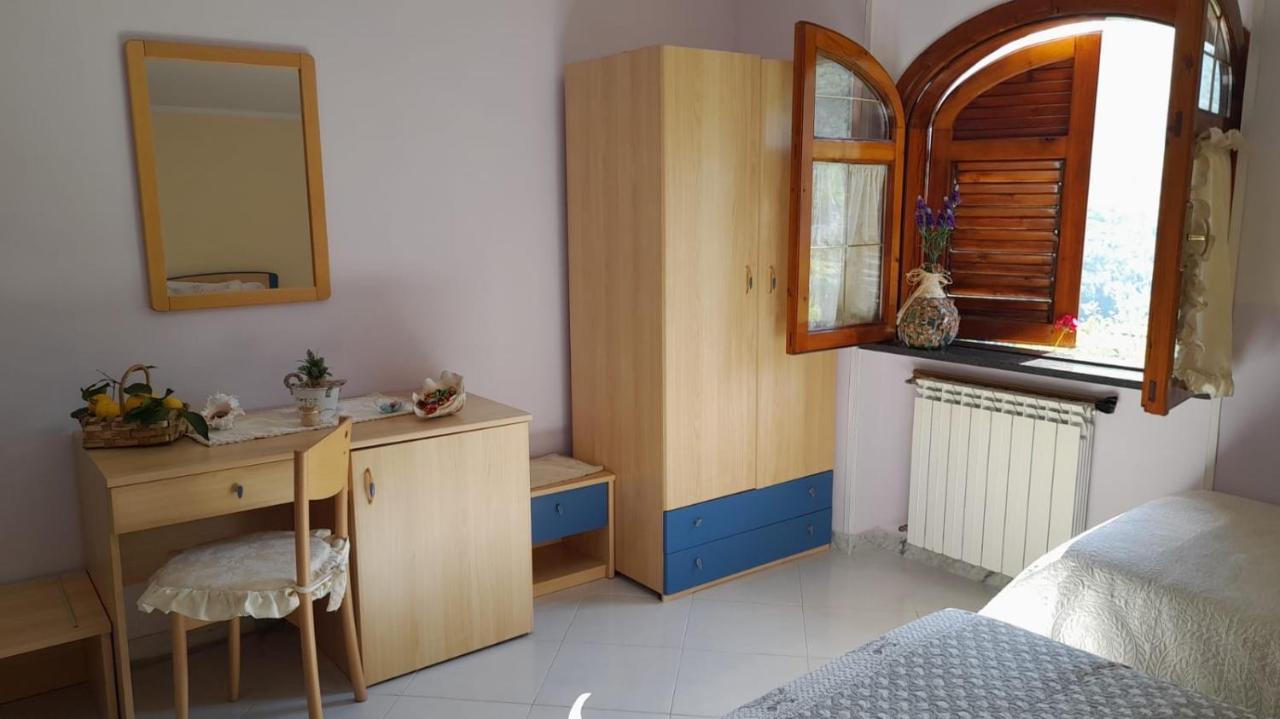 Hotel Affittacamere Novella Tramonti Exteriör bild