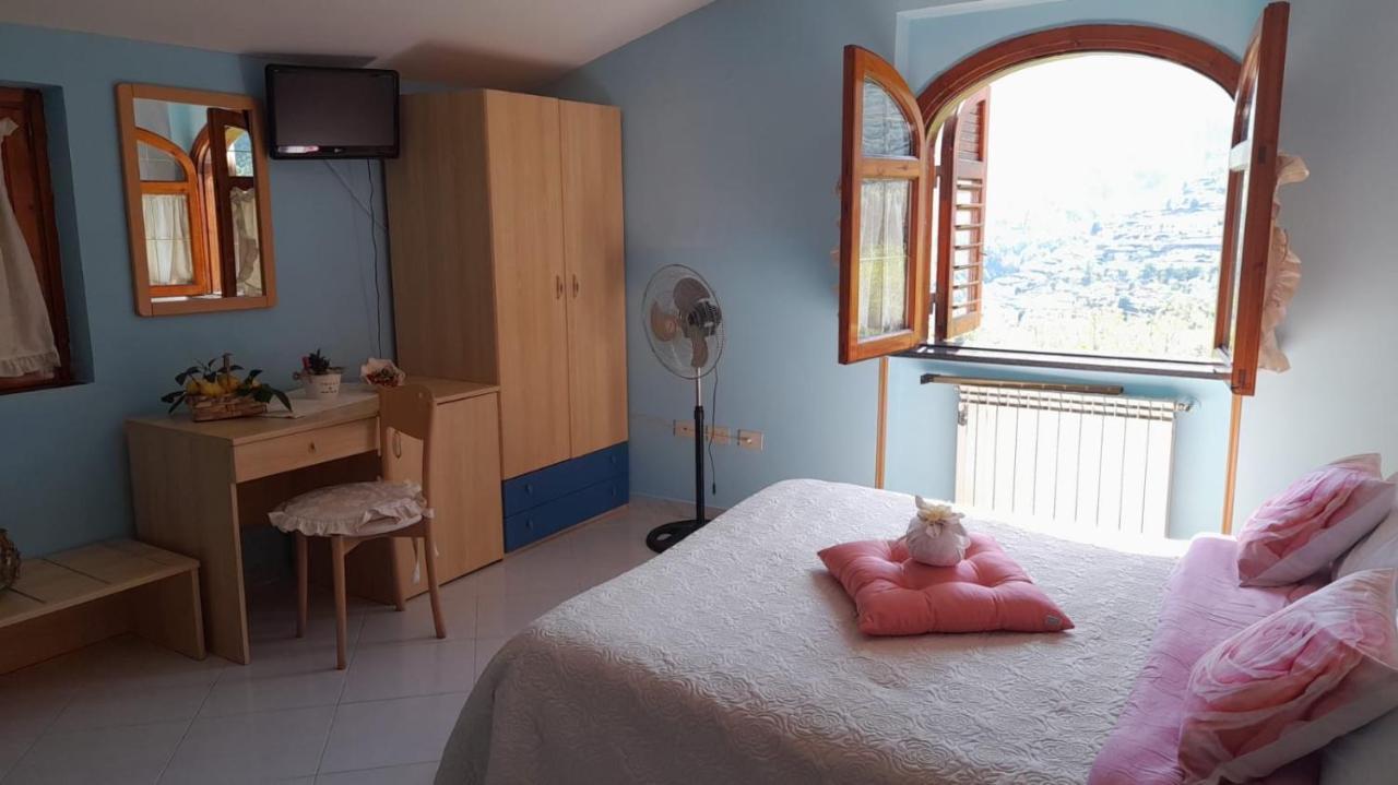 Hotel Affittacamere Novella Tramonti Exteriör bild