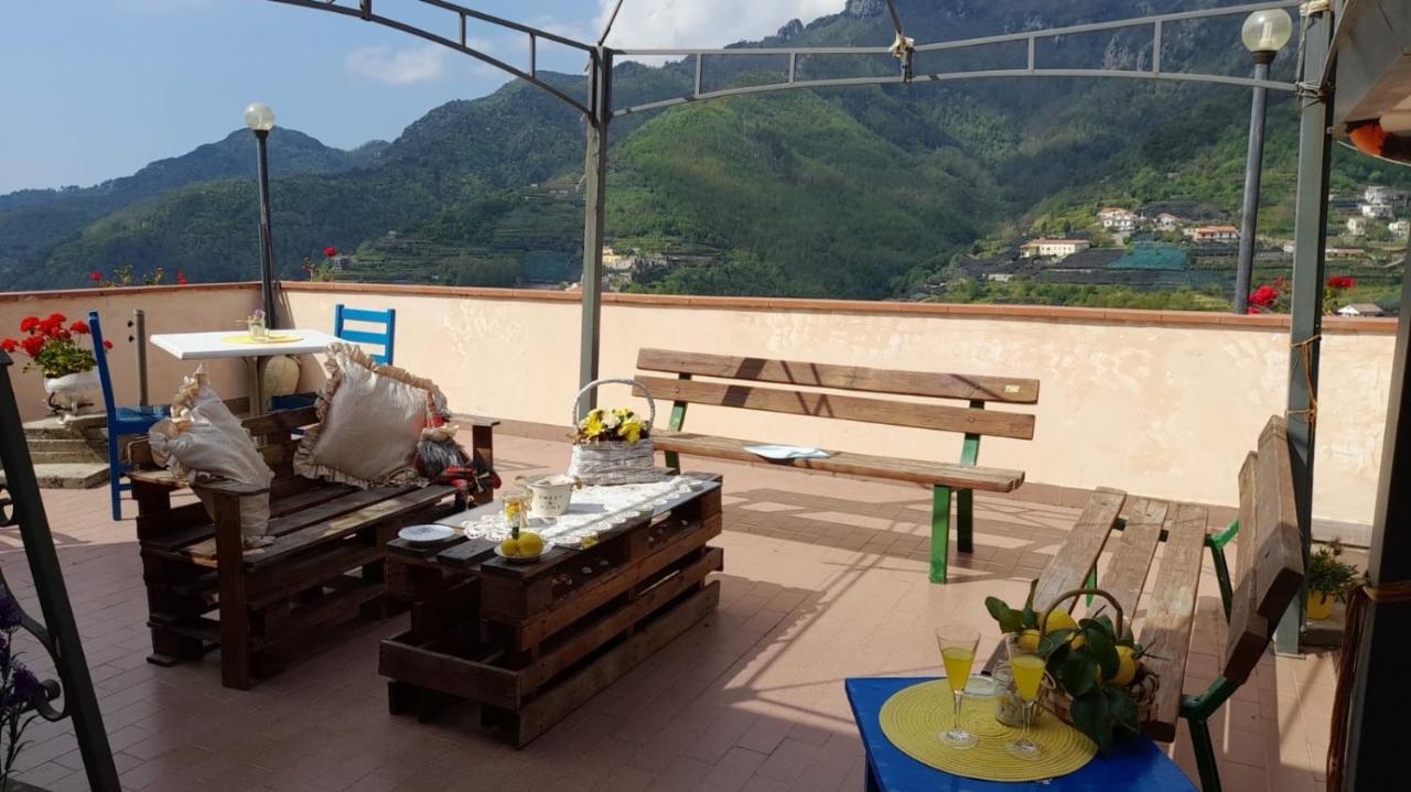Hotel Affittacamere Novella Tramonti Exteriör bild