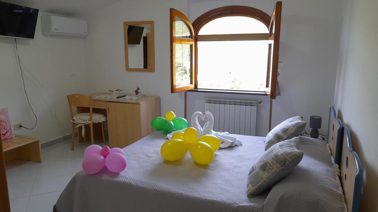 Hotel Affittacamere Novella Tramonti Exteriör bild
